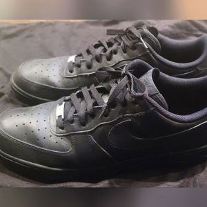 Nike Air Force One - Black - Size 16